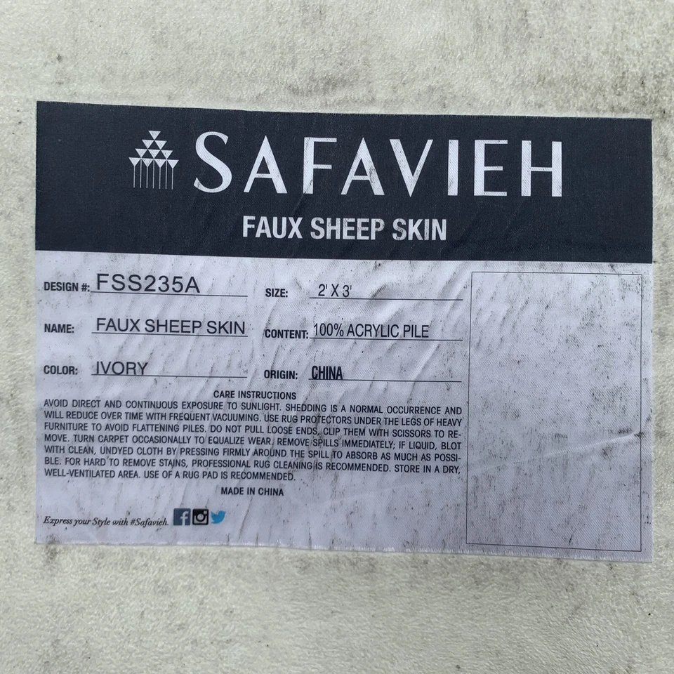 Alfombra de piel Safavieh imitación piel de oveja 2' x 3' blanco cremoso acento marfil Foto 2 de 4