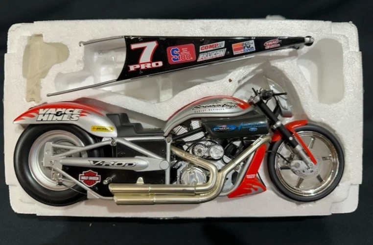 RC2 Harley Davidson Screamin Eagle NHRA Vance & Hines Pro Stock Drag Bike 1:9 - Image 2 of 4