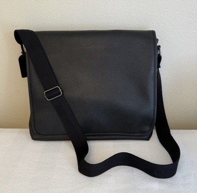 Levenger Pebbled Leather Messenger Bag Black Laptop Sleeve Crossbody **SUPERB**