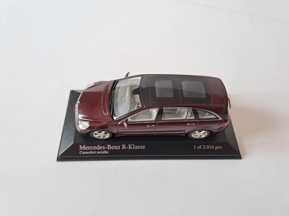 MiniChamps 1:43 Mercedes Benz R-CLASS 2006 Red Metallic - Immagine 2 di 4