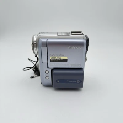 SONY DCR-PC105E PAL Handycam Camcorder Mini DV Compact NightShot - Getestet - Bild 1 von 4