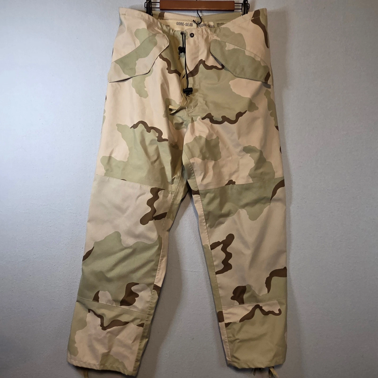 US Military ECWCS Gen II Gore-Tex Desert Camo Trousers Medium Regular Pants