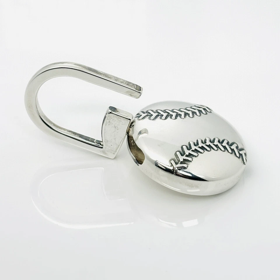Llavero con tema deportivo de béisbol Tiffany & Co en plata de ley Foto 4 de 4