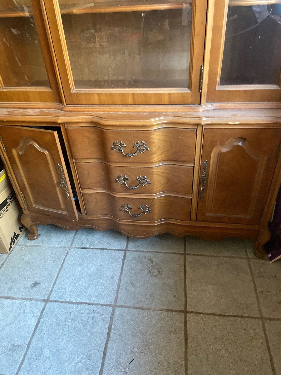 Bassett Furniture China Cabinet