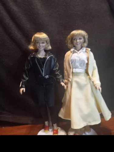 Barbie da ""Grease"" set scatole