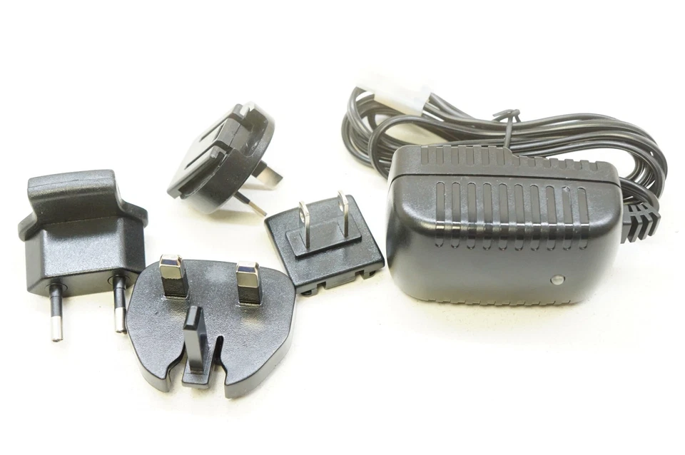 HPI-Racing AC 100-240V Multi-Region Charger 9V-300mA for 6-Cell NiMH Packs - Image 2 of 2