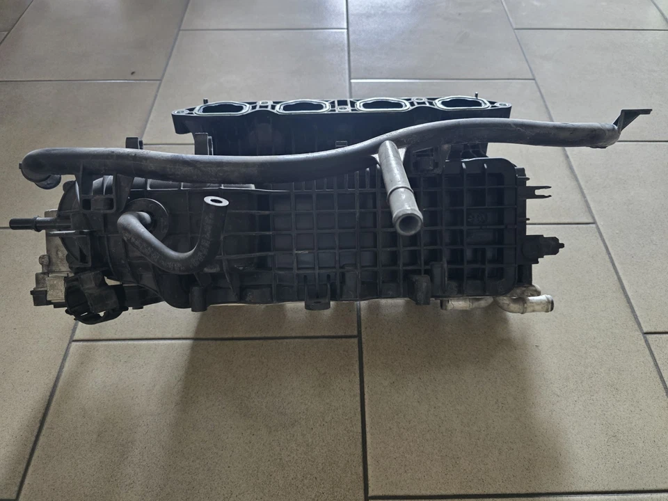 Collettore di aspirazione e intercooler integrato originale Volkswagen - Immagine 3 di 4