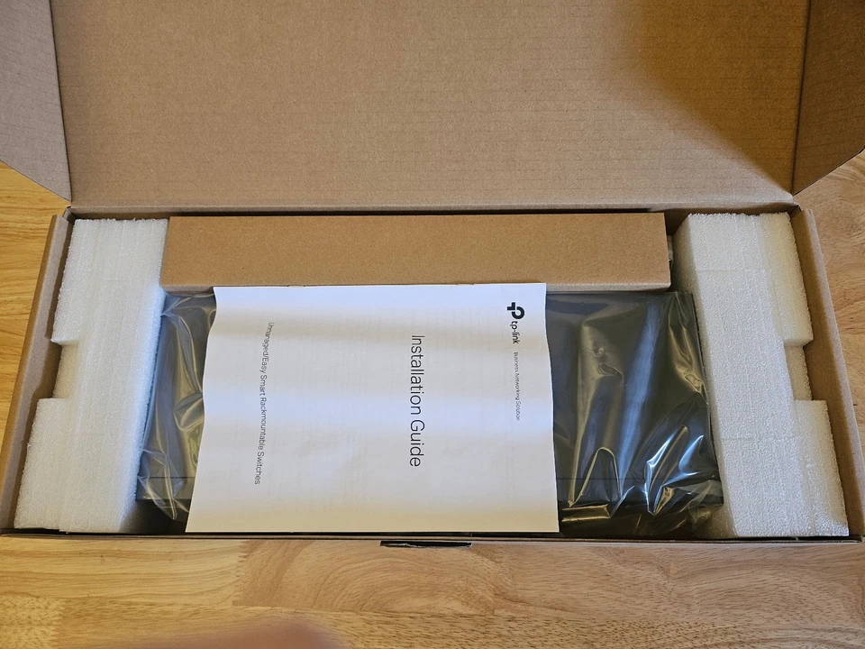 TP-Link TL-SG1016 16-Port Gigabit Ethernet Switch Rack-Mountable Business Grade - Image 4 of 4