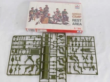 1/35 ESCI WWII German CAMP AT REST AREA 7 Figures Soldiers Plastic Model Kit