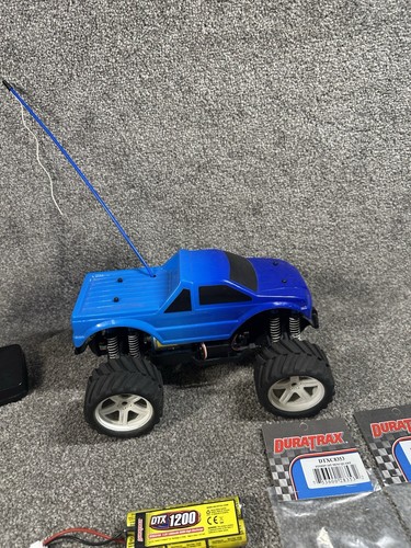 Vintage Duratrax Mini Quake RC Truck With Remote & Extras - Picture 4 of 12