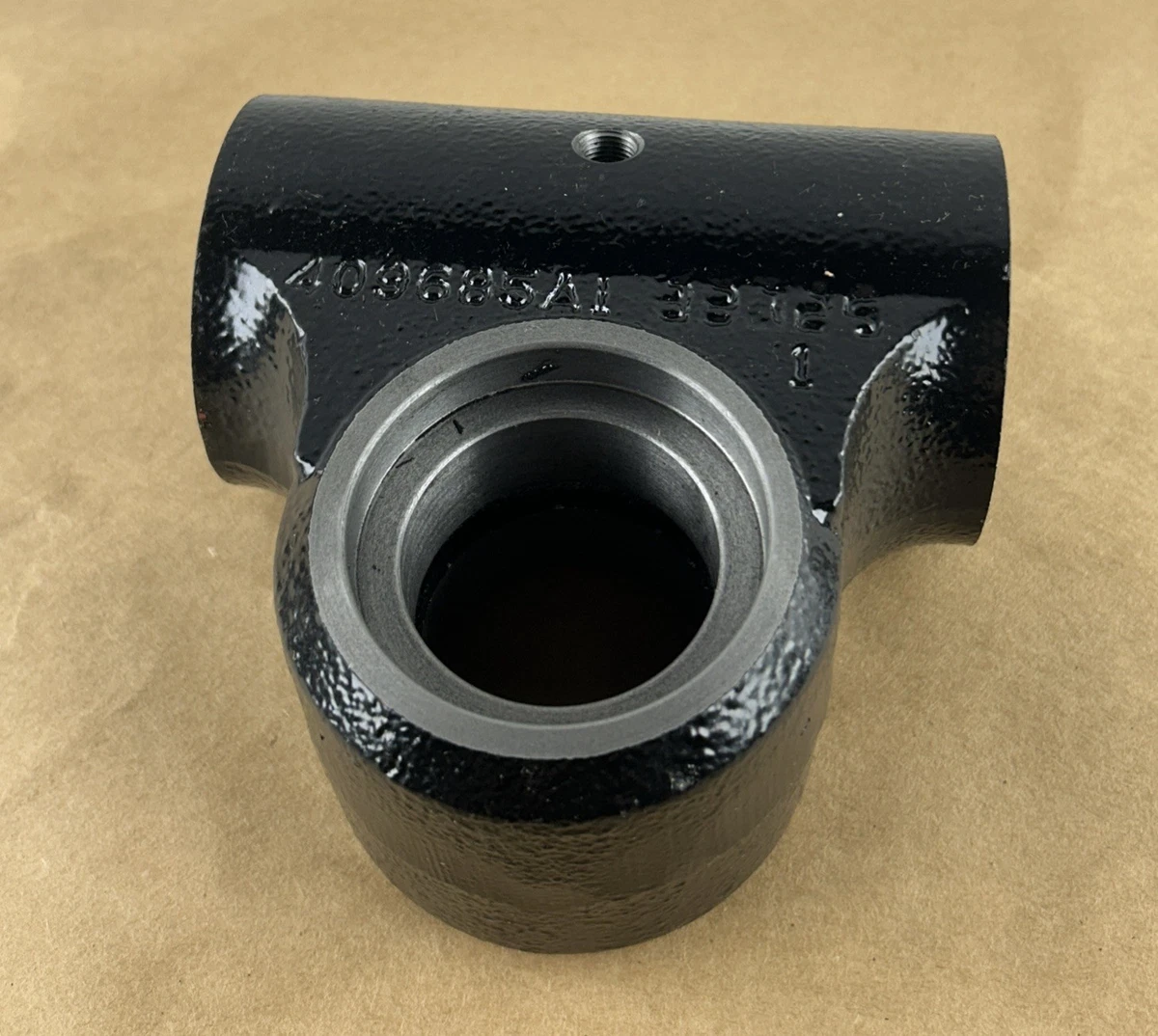 New Holland 409685A1 Knuckle Joint for QuadTrac 370 420 450 470 500 535 540 photo 3
