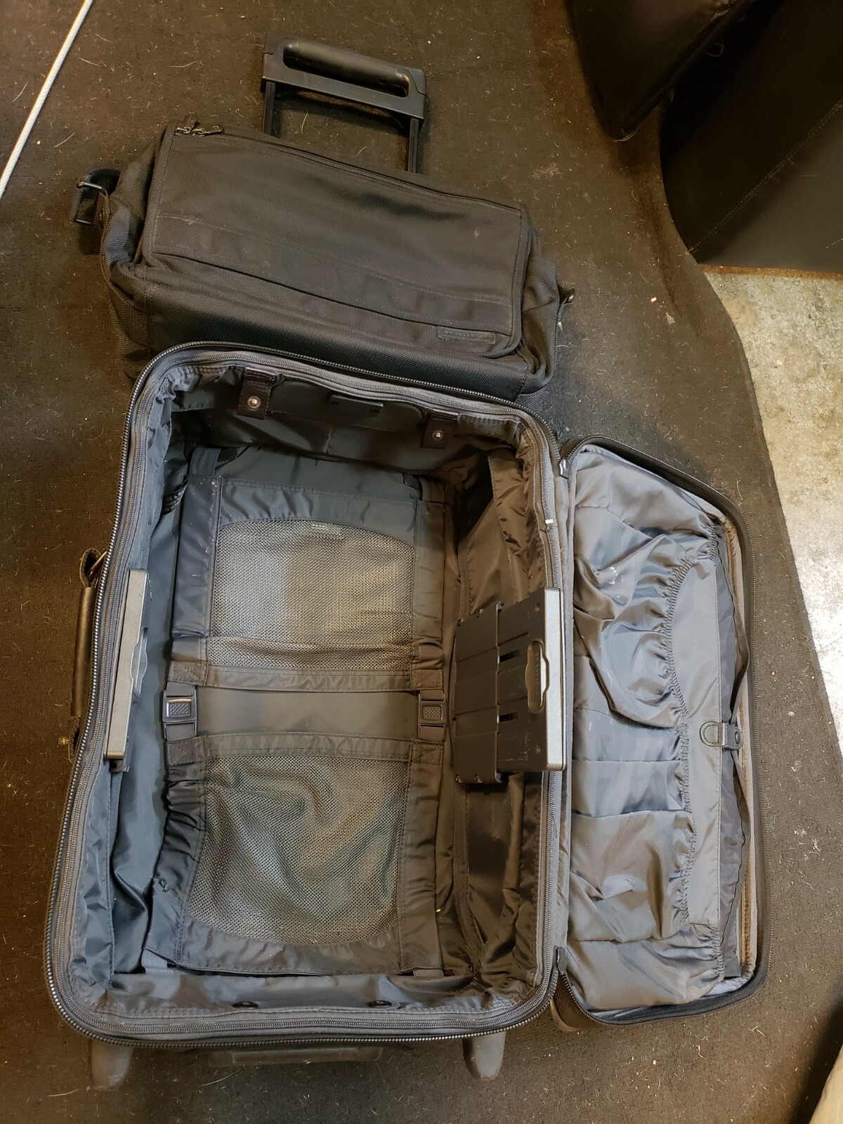 briggs and riley suiter