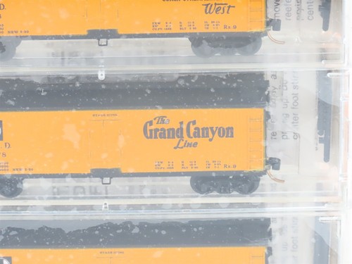 N Kadee Micro-Trains 47212 SFRD Santa Fe 40' Wood Sheathed Reefer 6 pack Sealed - Picture 11 of 17