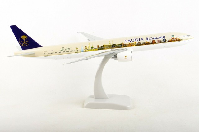 Hogan Wings 1 0 Saudia Boeing 777 300er Plastic Replica Hgg For Sale Online Ebay