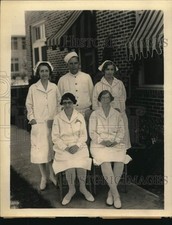 1929 Press Photo Kerrville Veterans Hospital Nurse Florence Edwards & staff