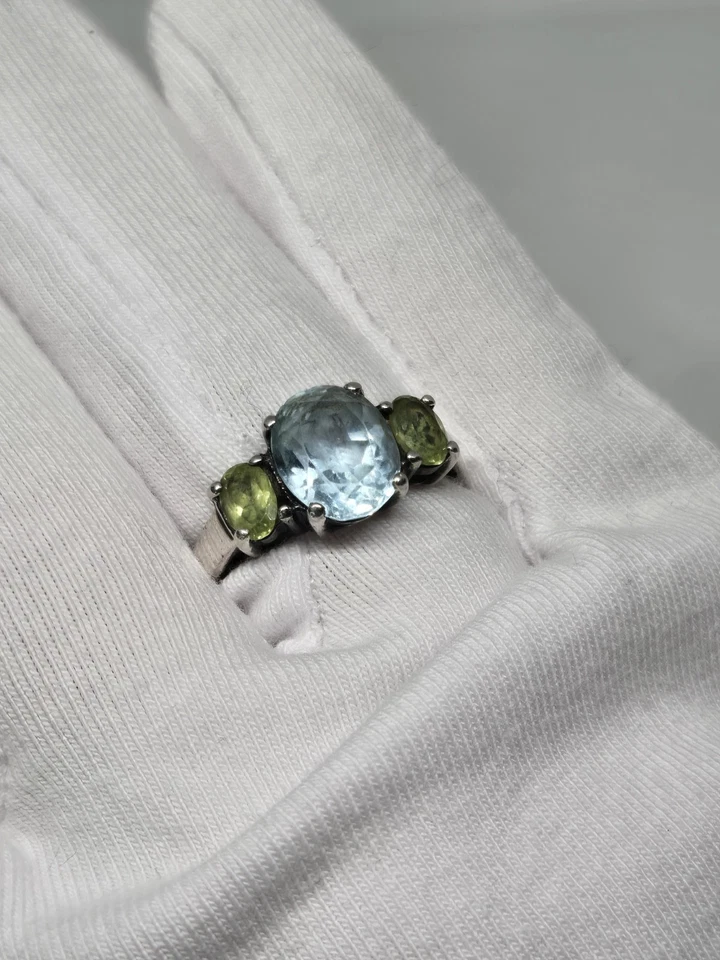 925 Sterling Silver Trio Topaz  & Peridots Ring Sz 7 Fine Jewelry  - Image 4 of 4