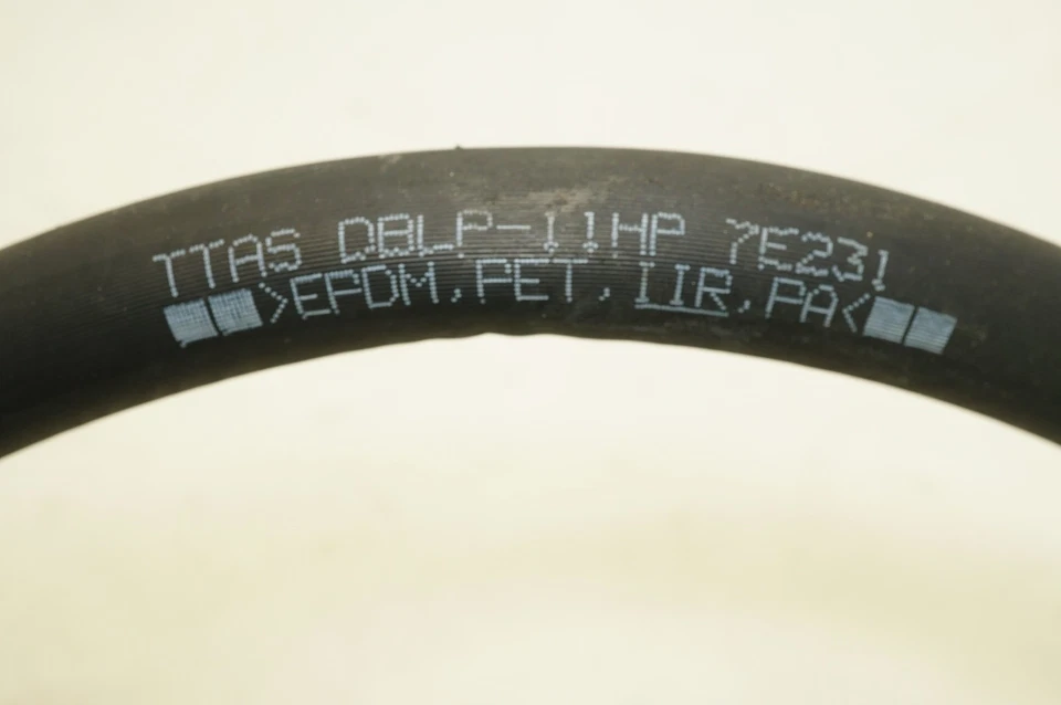 🔅Manguera de descarga OEM Toyota Prius 2016-2022 Foto 2 de 4