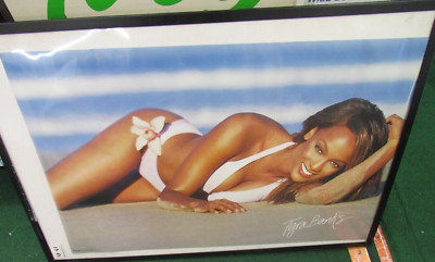 TYRA BANKS POSTER NEW 2000 VINTAGE COLLECTIBLE SEXY PLAYBOY SPORTS