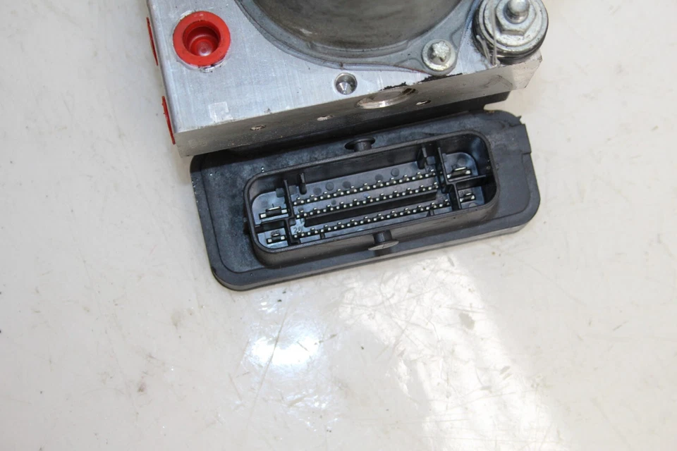 2018 Fiat 124 Spider Abarth ABS Pump Module N249437A0E OEM DR131 - Image 4 of 4