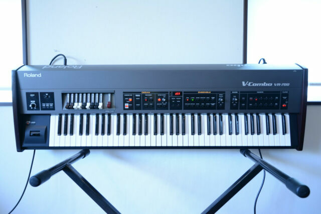 Roland V Combo Vr 700 76key Stage Keyboard W Stand For Sale Online Ebay
