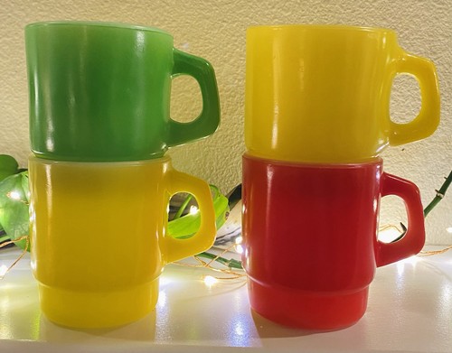 4 VTG Anchor Hocking Glass D Handle Coffee Mugs Red Green Yellow Stackable USA