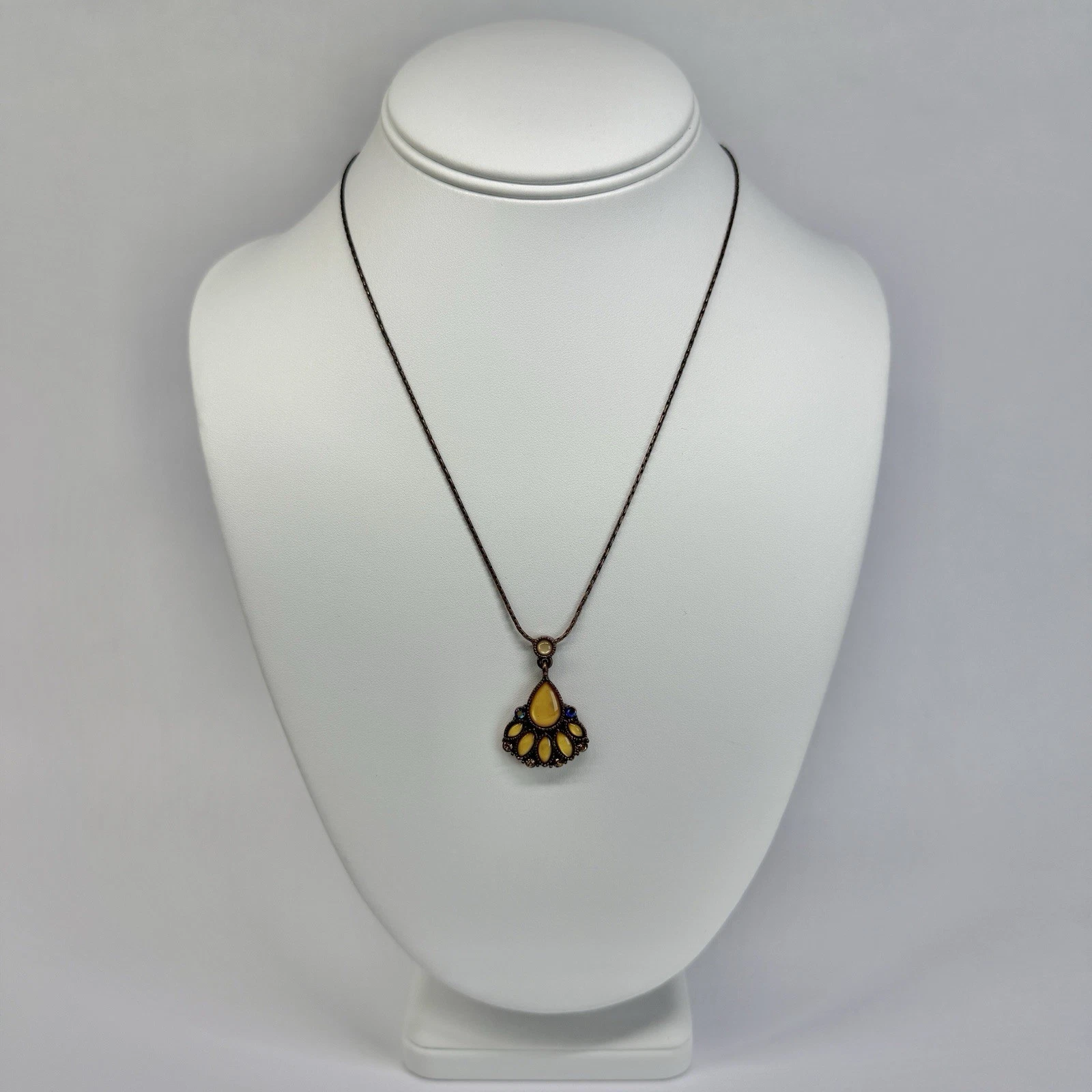 1928 Floral Faceted Crystal Art Deco Dainty Gold Tone Vintage Necklace N705