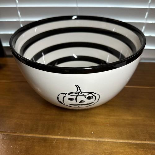 Used Anthropologie Molly Hatch Jack O Lantern 9.5" Bowl - Picture 4 of 8