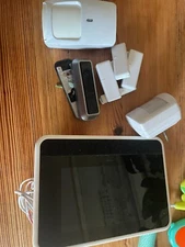 Vivint Security System with one honeywell motion sensor DT-720B