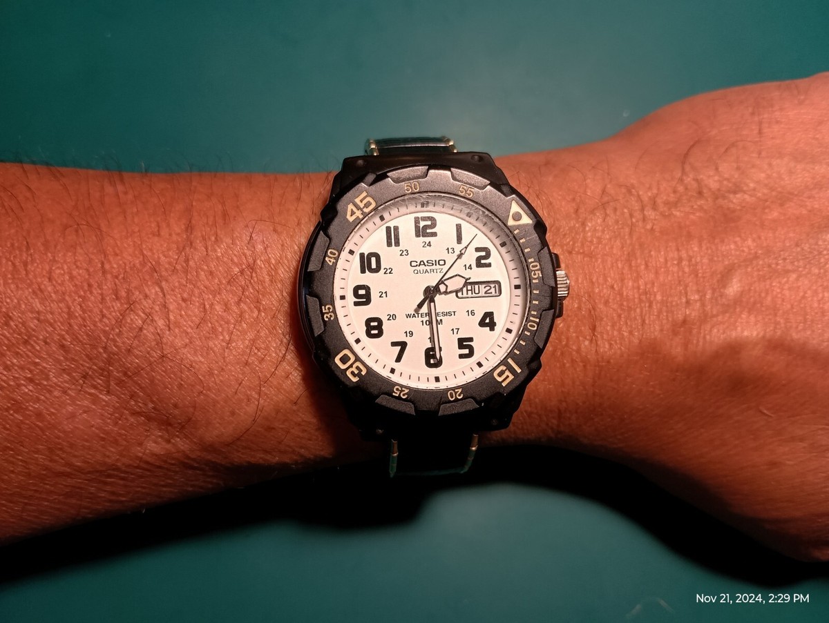 Casio Quartz Soldered Spikey Silver Watch - Black Face Brand New Japan Movement 51OUCTvzp4L._AC_UY900_.jpg main image 2