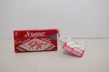 BASIC FUN Vintage 1999 HASBRO SCRABBLE GAME Miniature Keychain COMPLETE