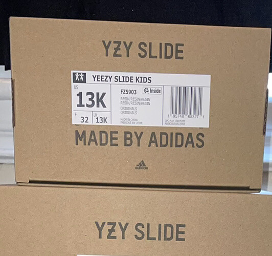 親子コーデセット⭐︎YEEZY SLIDE RESIN NEW AUTHENTIC ADIDAS YEEZY SLIDE KIDS RESIN GREEN FZ5903