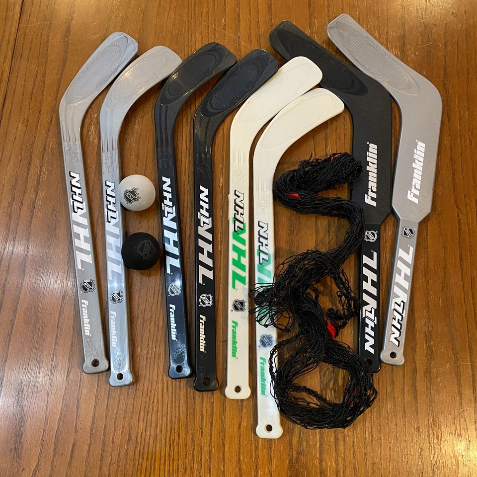 富兰克林 NHL 迷你曲棍球套装 - 8 支杆(2 支守门员),2 个球,1 个网(无框架) — 第 2/4 张图片