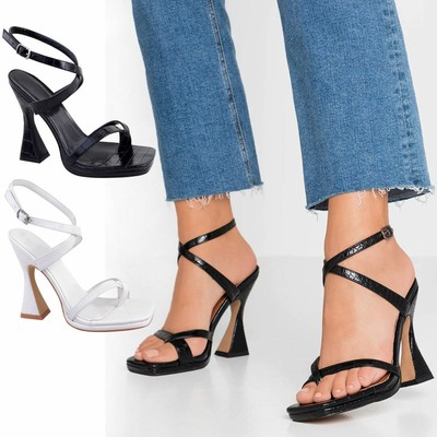 scarpe con tacco a piramide