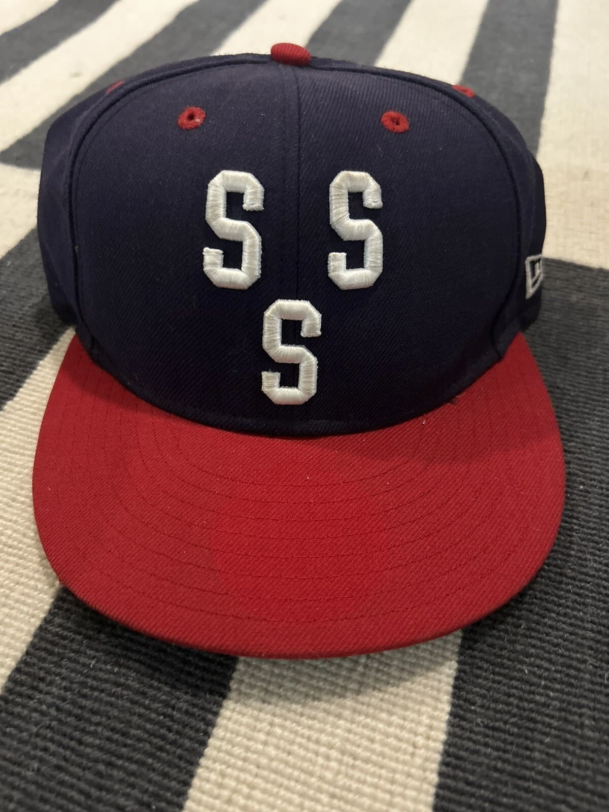 Casquette de baseball super rare New Era Supreme MCM vintage 7 1/4 s s s boston sss