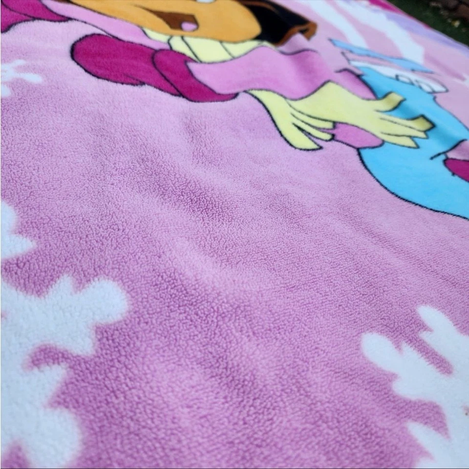 Botas Nickelodeon De Colección Dora La Exploradora Invierno Temática Polar Manta 50x60 pulgadas Foto 4 de 4