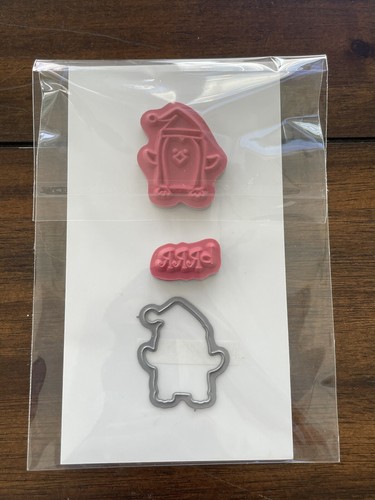 Taylored Expressions Brrr Penguin Stamp & Metal Die - Christmas Critter NEW - Picture 2 of 2