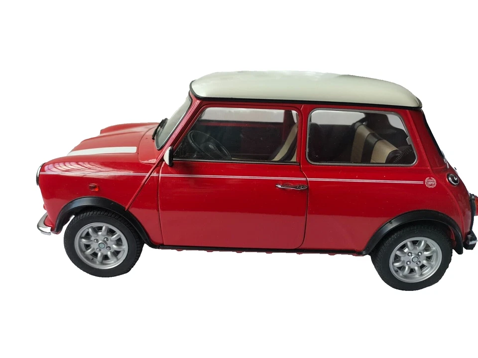Premium ClassiXXs 10351 Mini Cooper 12  Solar Red / White  1:12  1969 - Immagine 2 di 4