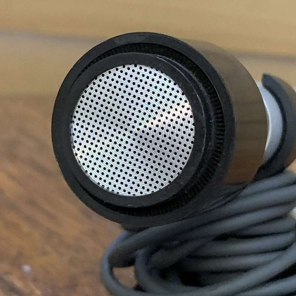 Sony F-25 Imp Low Microphone Tested Works Stand - Image 4 of 4