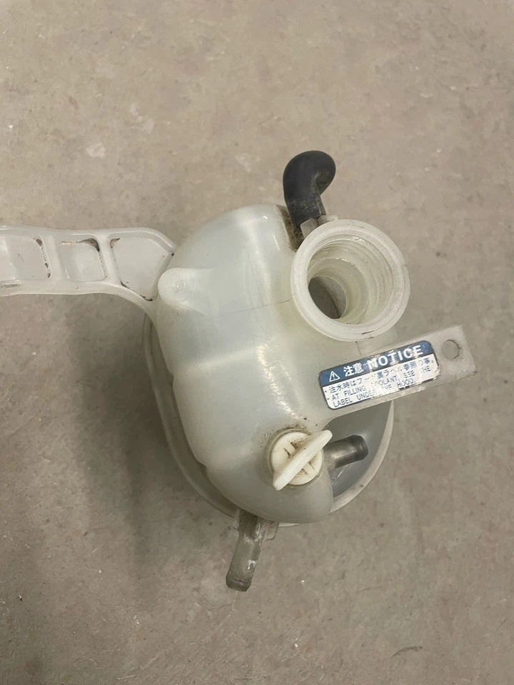 Reservatório radiador garrafa transbordamento líquido refrigerante Toyota Celica GT GTS 2000-2005 fabricante de equipamento original - Imagem 2 de 4