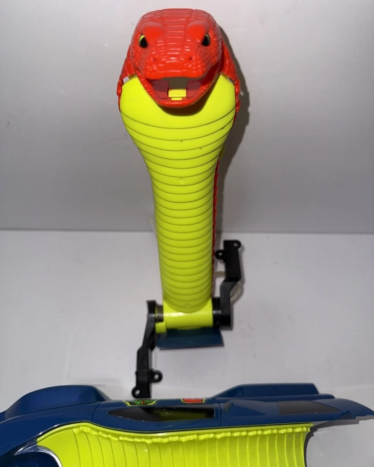 1994 Tyco PYTHON 6.0V Jet Turbo RC Car Truck 49MHz For Parts Not Working - Image 3 of 4