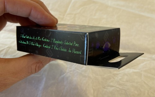 Disney Parks Pin Hocus Pocus Mystery Box SEALED Villain Spelltacular 2 LR Pins - Bild 5 von 5