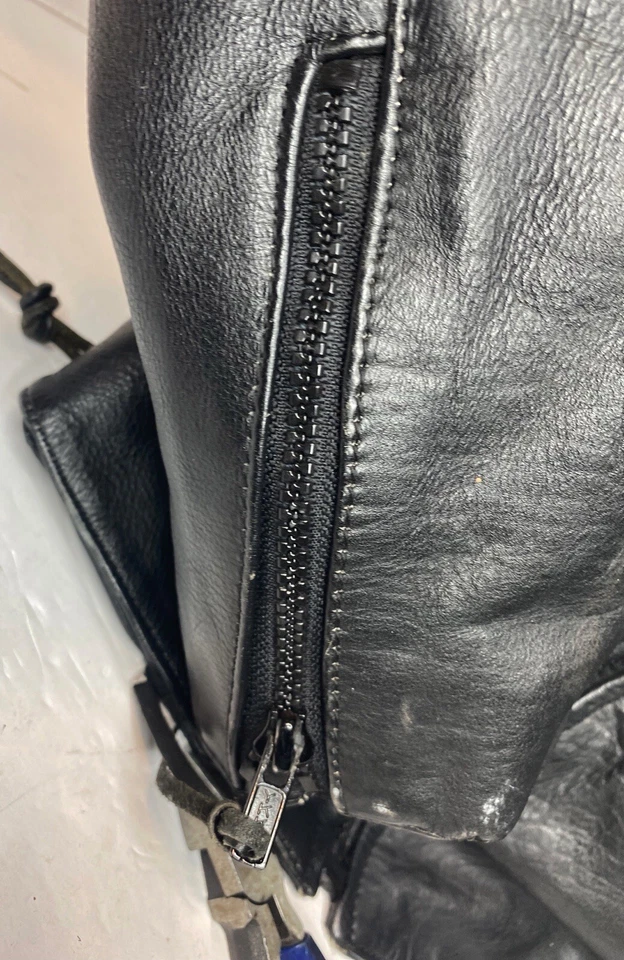 Chaqueta de cuero Interstate dama motociclista motociclista negra para mujer pequeña Foto 3 de 4