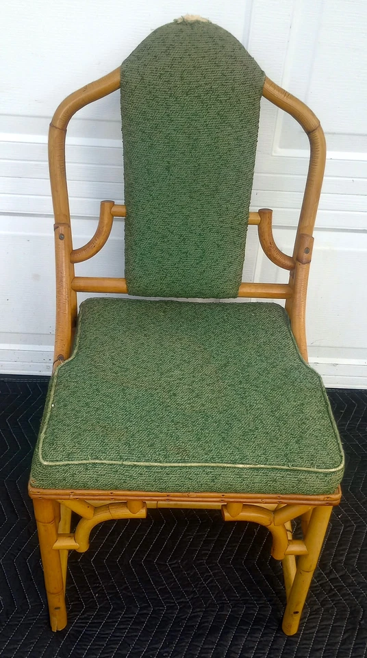 Silla antigua de bambú calado Foto 3 de 4