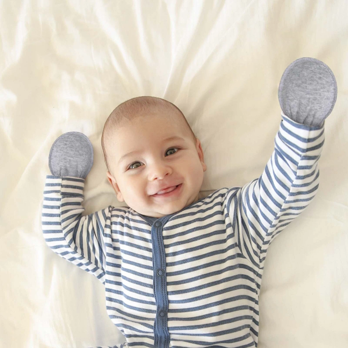 Newborn hotsell mittens boy
