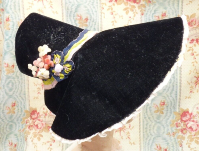 Chapeau ancien de Poupée - velours et noeud gros grain