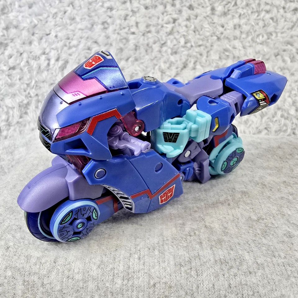Transformers Chromia Deluxe Figure Cyberverse Universe Hasbro 2024 - Image 2 of 4