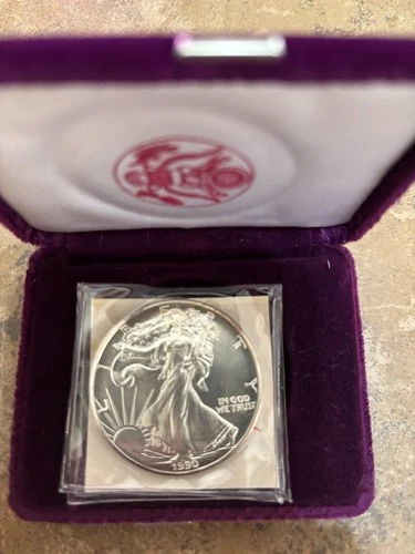 1990 U.S. Mint 1 oz Silver American Eagle $1 Coin -Brilliant Uncirculated