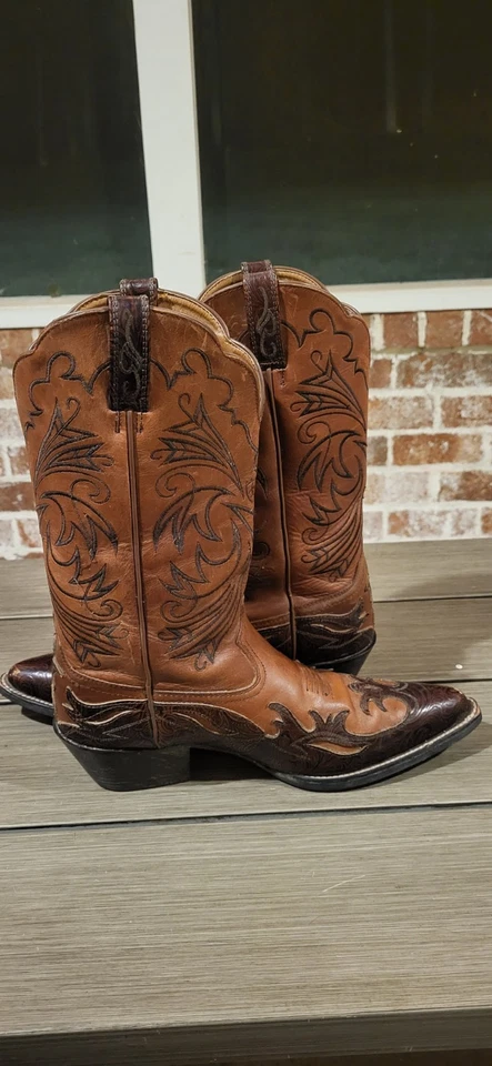 Womens Ariat Heritage Tooled Boots Snip Toe Beautiful Womens 9B Womens Cowboy - Image 3 of 4