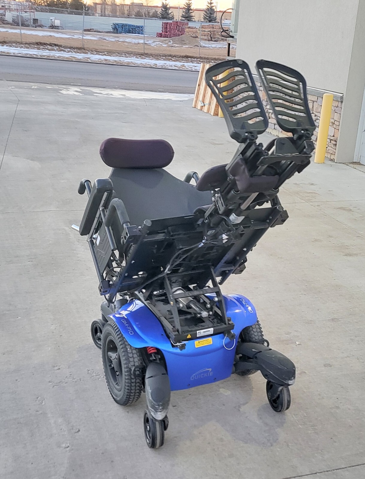 QUICKIE QM710 Power Wheelchair(2019) Power Tilt/Power Legs 22" x