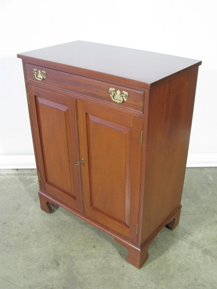 Servidor Chippendale de caoba maciza vintage escaso Kittinger "Old Dominion" Foto 2 de 4